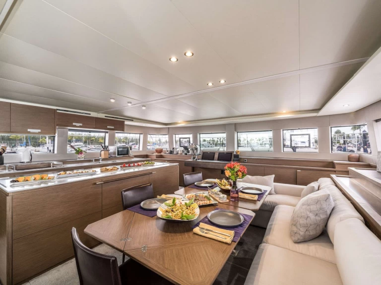 Alquiler Catamarán Lagoon con o sin  título de navegación