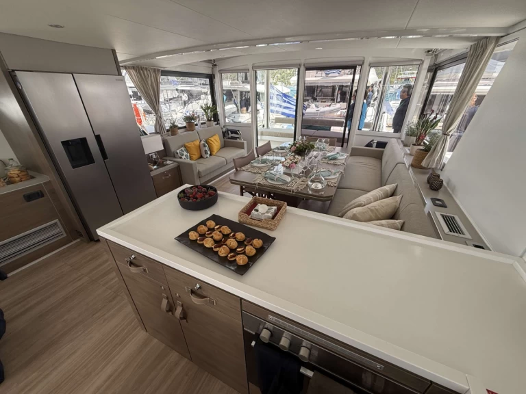 Alquiler de barcos Lávrio barato de Fortune One