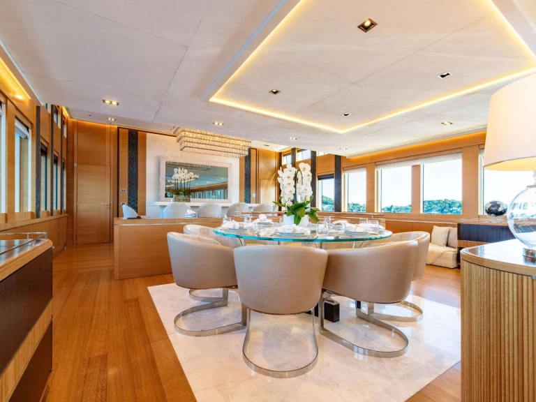 Yate de lujo para alquilar San Remo al mejor precio