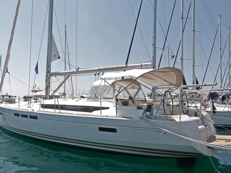 Alquiler de embarcaciones Jeanneau Sun Odyssey 509 enPula en Samboat