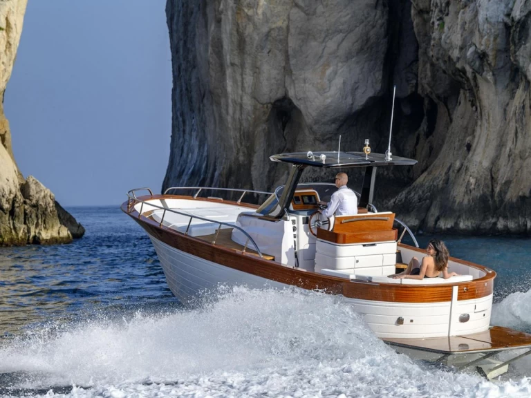 Alquiler Lancha Mimi con o sin  título de navegación