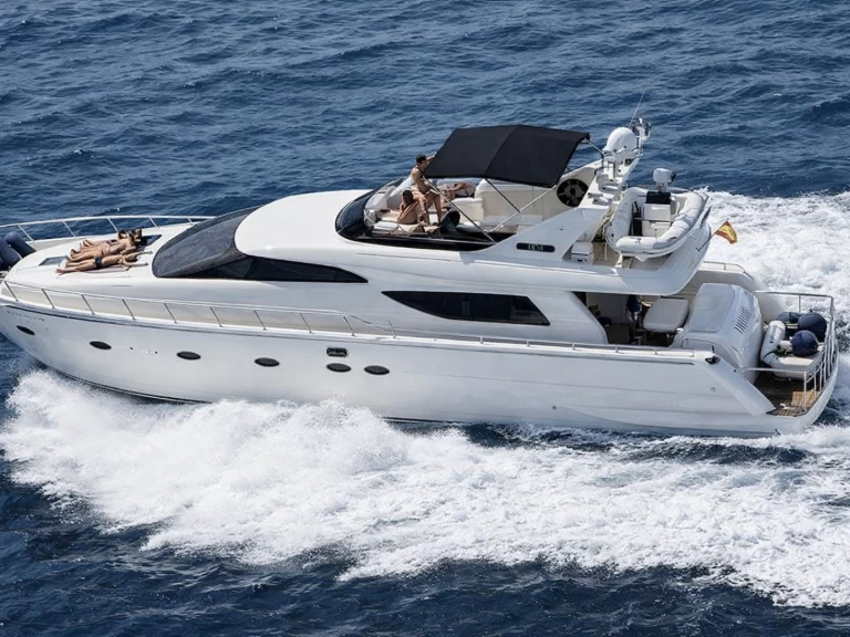 Alquiler de Uniesse 72 Flybridge en Fontvieille