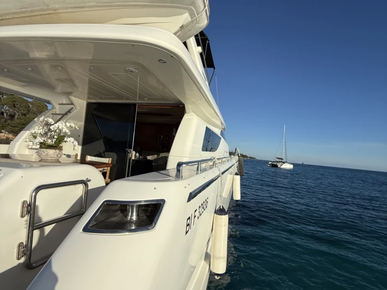 Yate de lujo para alquilar Fontvieille al mejor precio