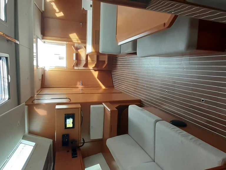 Alquiler de Velero, con o sin patrón Bavaria Cugnana Verde