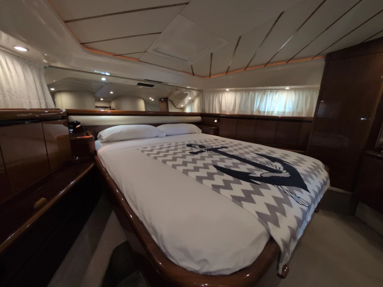 Alquiler de embarcaciones Ferretti 175 Fly enCádiz en Samboat