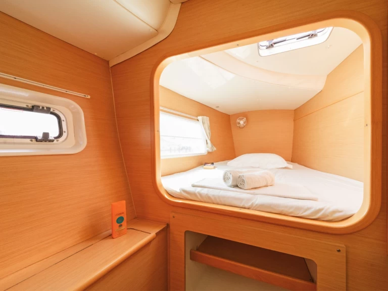 Lagoon Lagoon 380 de alquiler a Kavála