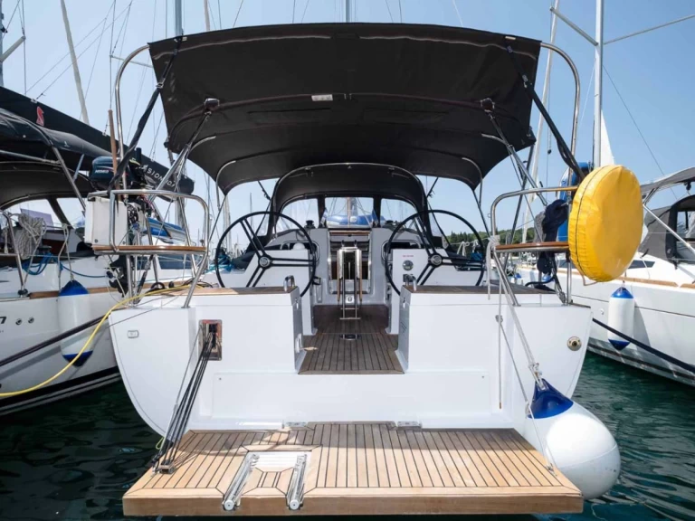 Alquiler Velero en Pula - Elan Impression 40.1