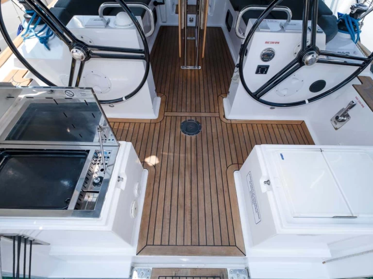 Alquiler de embarcaciones Elan Impression 40.1 enPula en Samboat