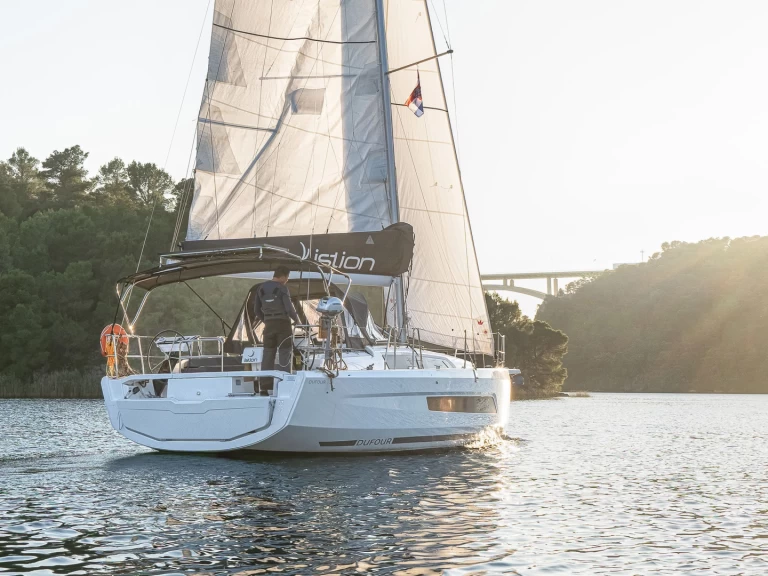 Velero para alquilar Skradin al mejor precio