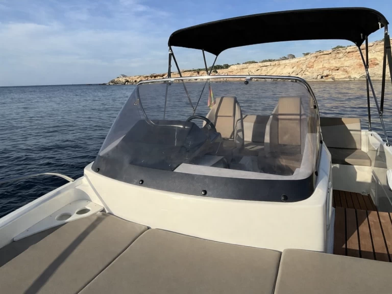 Alquiler España - Quicksilver Activ 605 Sundeck en SamBoat