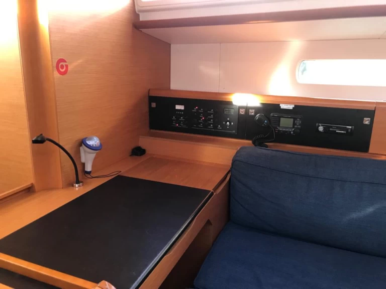 Alquiler de embarcaciones Jeanneau Sun Odyssey 519 enLas Galletas en Samboat