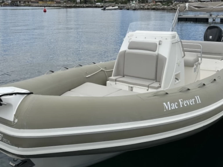 Alquiler de Joker Boat Clubman 26 en Porto-Vecchio