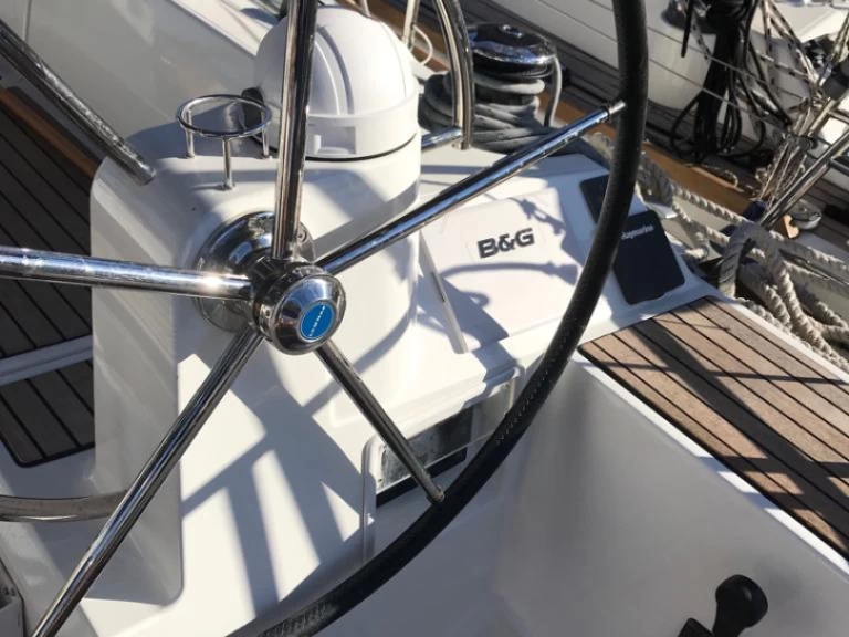 Alquiler Velero Jeanneau con o sin  título de navegación