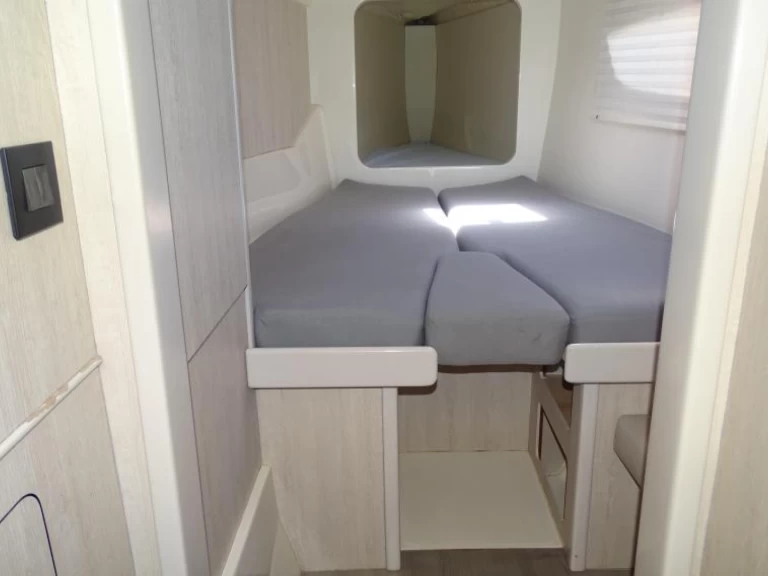 Alquiler de barcos Cienfuegos barato de Leopard 44