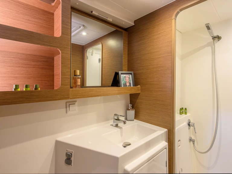 Alquiler Catamarán Lagoon con o sin  título de navegación