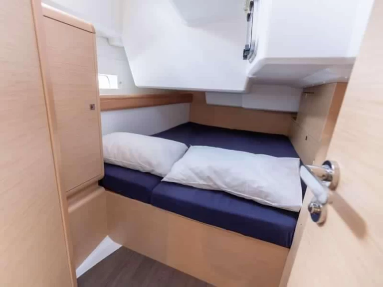 Alquiler de embarcaciones Jeanneau Sun Odyssey 519 enPisticci en Samboat