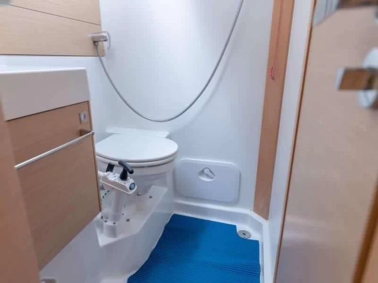 Alquiler Velero Jeanneau con o sin  título de navegación