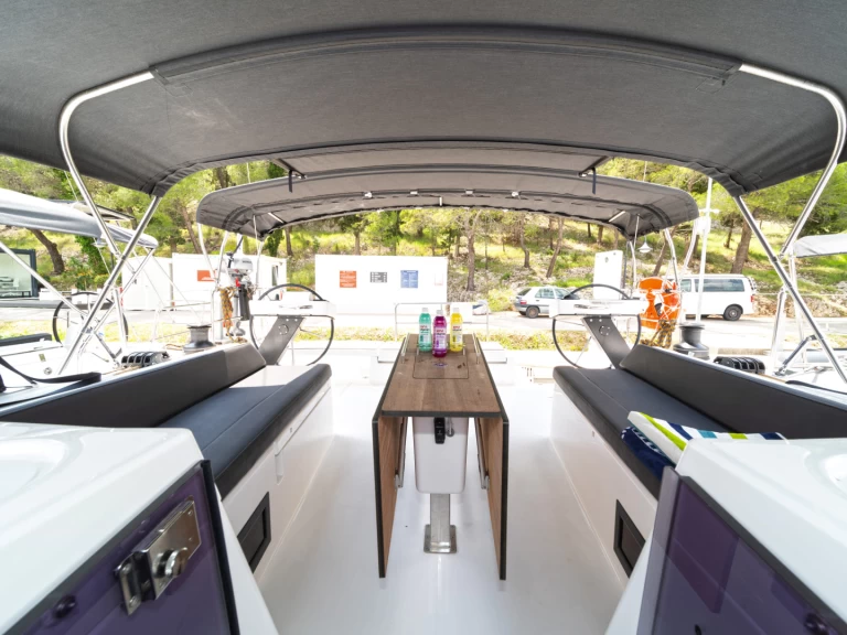 Alquiler de Velero, con o sin patrón Dufour Skradin