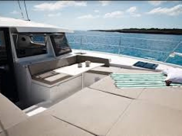 Alquiler de BALI 4.2 VI (4D/2C/2P) BALI 4.2 VI en Ajaccio