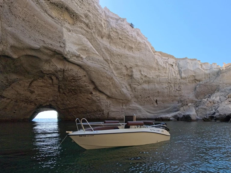 Alquiler de barcos Mílos barato de COBRA 495