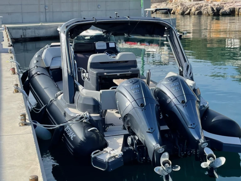 Alquiler Neumática Zodiac con o sin  título de navegación