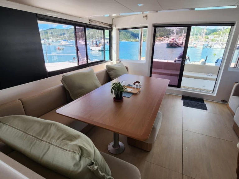 Alquiler de 15 BALI 5.8 en Port Cogolin