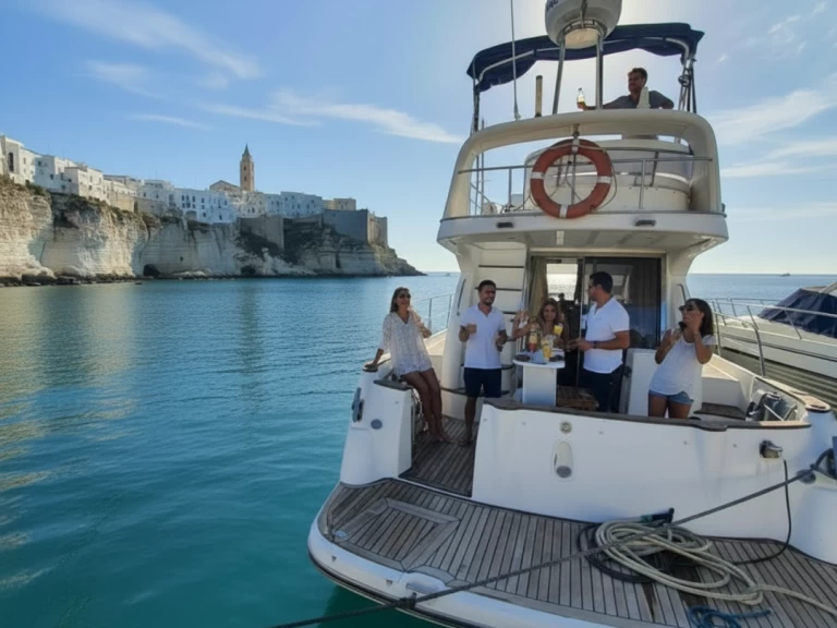 Alquiler de embarcaciones ASTINOR 36 fly enPolignano a Mare en Samboat