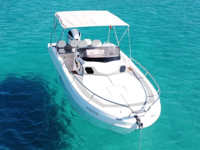 Alquiler de embarcaciones  Ayros 24 enIbiza (Ciudad) en Samboat
