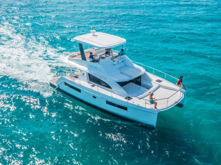 Alquiler de embarcaciones Leopard Leopard 43 Powercat enMiami en Samboat