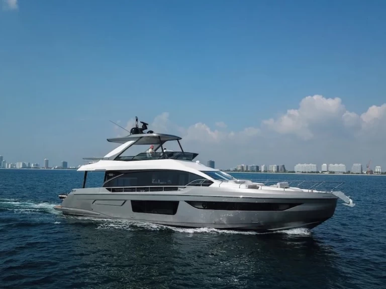 Alquiler de embarcaciones Azimut Azimut 68 Fly enMiami en Samboat