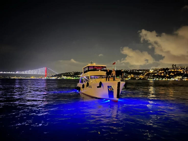 Alquiler de  Motoryacht en İstanbul