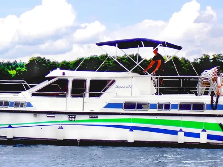 Alquiler de barcos Lübz barato de Tarpon 42 N