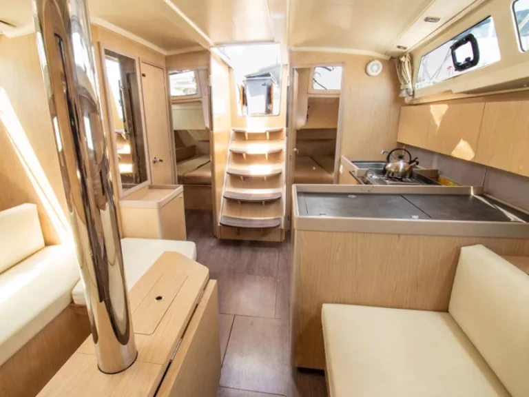 Alquiler de barcos Nikiána barato de Oceanis 41.1[G]