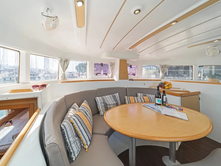 Lagoon Lagoon 380 de alquiler a Kavála