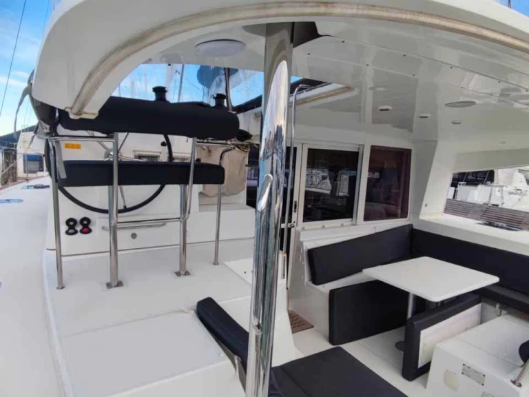 Alquiler de embarcaciones Lagoon Lagoon 400 S2 enLefkáda en Samboat