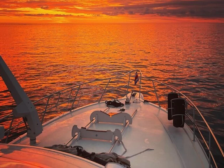 Sea Ray Sea Ray 53 de alquiler a Quepos