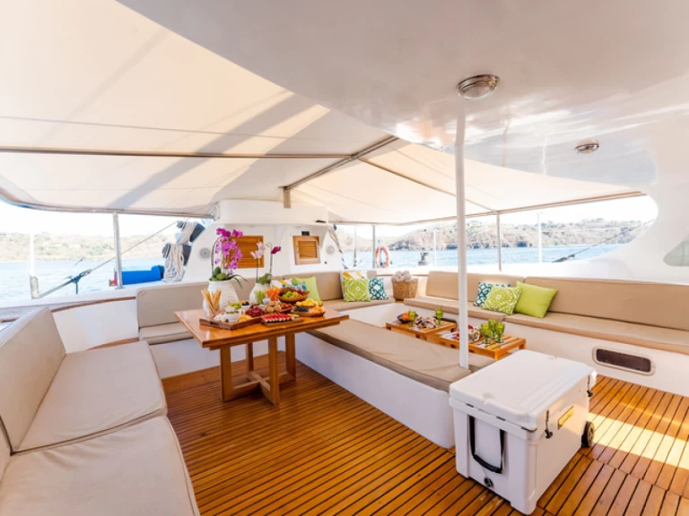 Alquiler Catamarán Aqua Catamaran con o sin  título de navegación