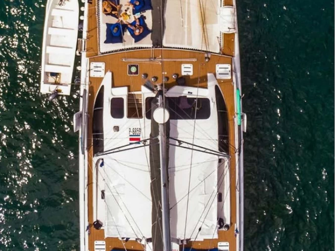 Catamarán para alquilar Playa Hermosa al mejor precio