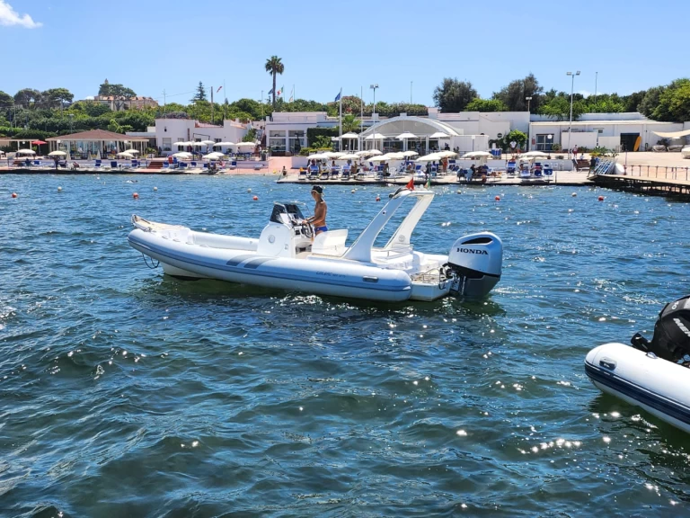 Alquiler Neumática Colbac marine con o sin  título de navegación