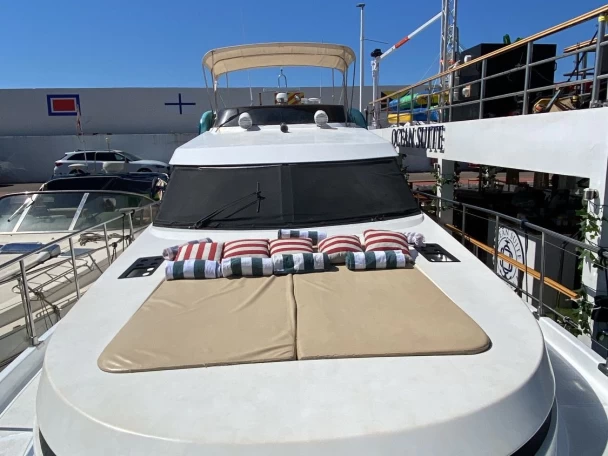 Alquiler de embarcaciones Astondoa Astondoa 50 GL enMarbella en Samboat