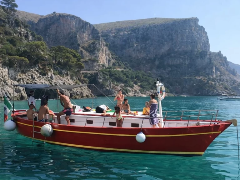 Alquiler de Lancha, con o sin patrón Gozzo Porto di Torre del Greco