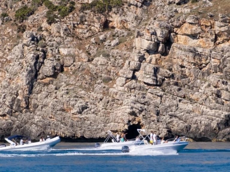 Alquiler Lancha Gozzo con o sin  título de navegación