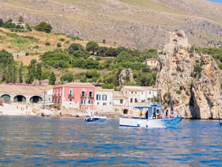 Gozzo Siciliano de alquiler a Castellammare del Golfo