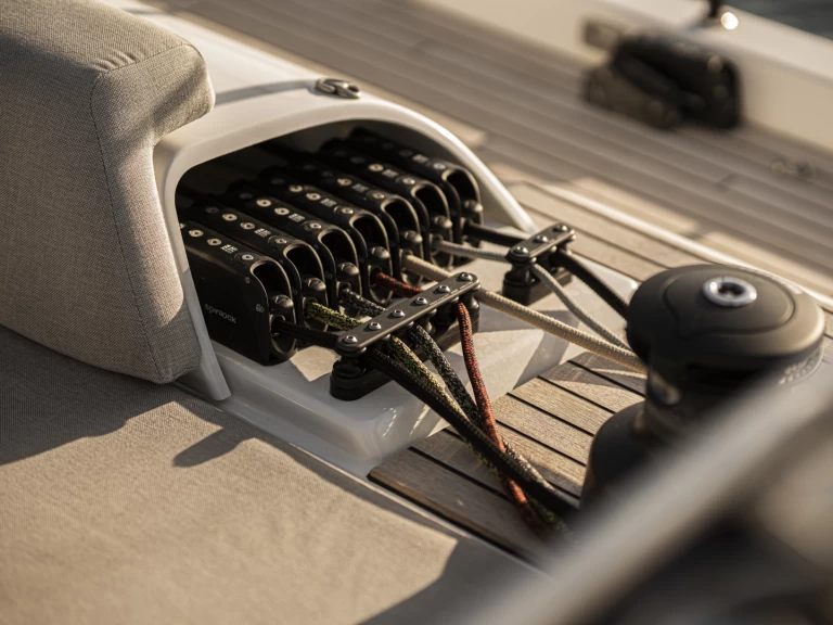 Velero para alquilar Lávrio al mejor precio