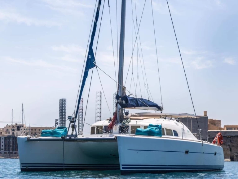 Alquiler de embarcaciones Lagoon Lagoon 410 enSliema en Samboat