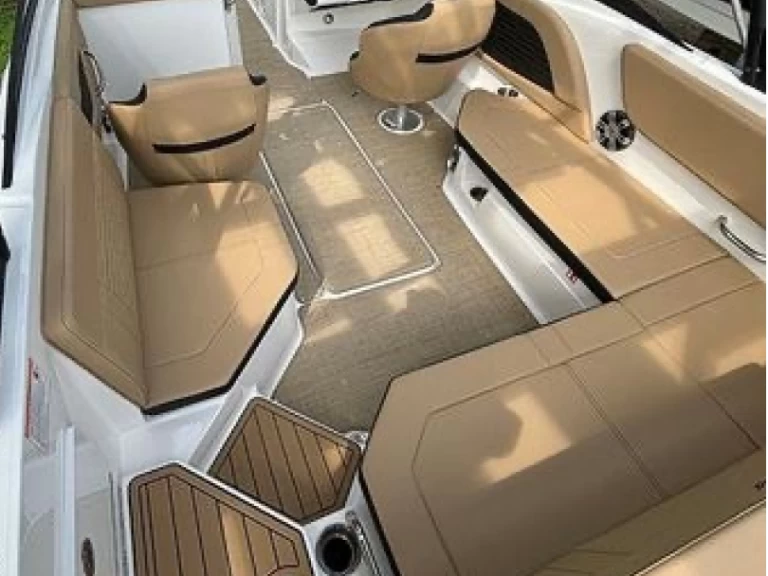 Alquiler de embarcaciones Sea Ray SPX 230 enThonon-les-Bains en Samboat