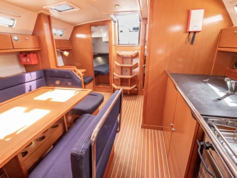 Alquiler Nikiána - Bavaria Bavaria 40 en SamBoat