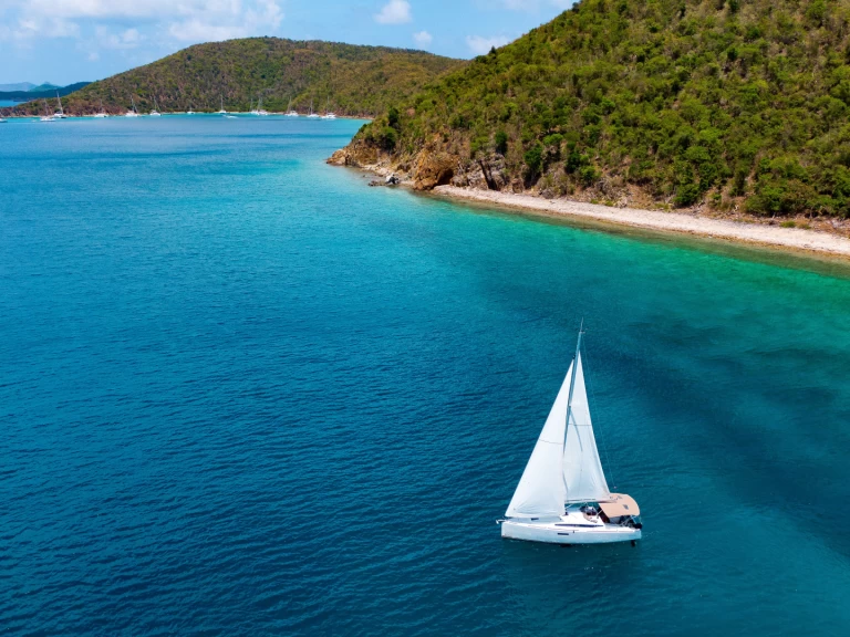 Alquiler Velero Jeanneau con o sin  título de navegación