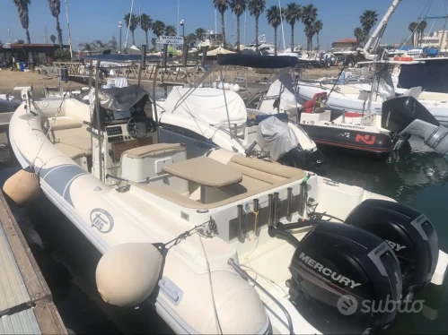 Alquiler Neumática TECNO con o sin  título de navegación