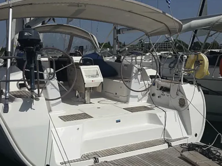 Velero para alquilar Sámi al mejor precio